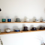 板２枚で完成。北欧食器、ドライフラワー、雑貨、何でも有りの飾り棚。