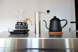 シュッとしたデザインが良い。ポーレックスのコーヒーミル。