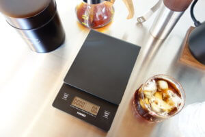 タイマーと量りが一緒になったHARIO(ハリオ)のドリップスケールがすごく便利。