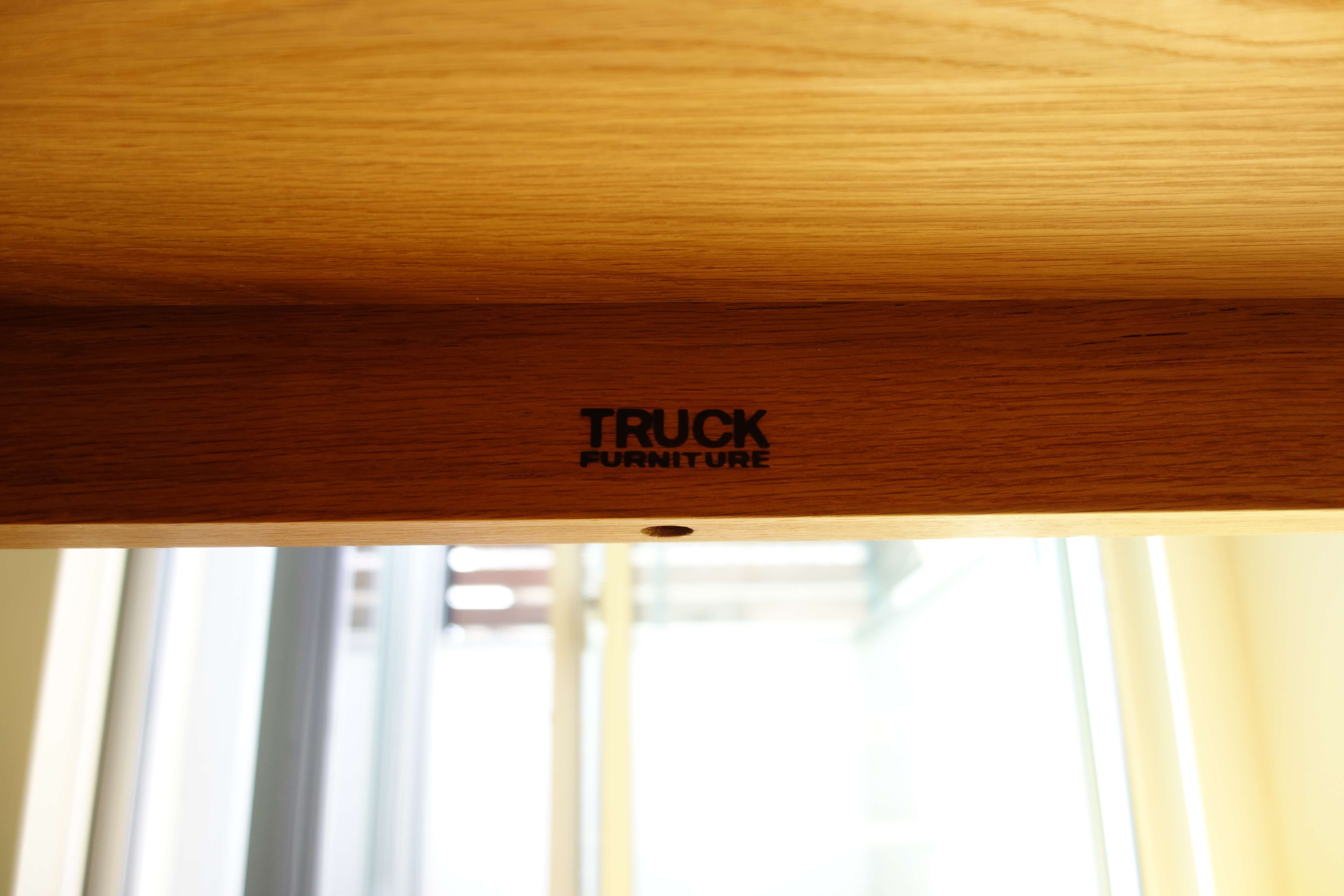 大阪のおすすめの家具屋、TRUCK FURNITURE（トラック ファニチャー）。