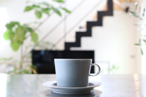 イイホシユミコのunjour（アンジュール）。艶消しのマットな質感が◎。