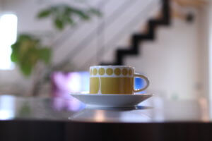 北欧、アラビアのSunnuntai(スンヌンタイ)。イエローカラーがナイス!