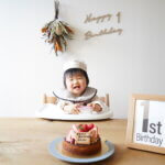 娘の1歳の誕生日をお祝いしました。タワニコのケーキと一升パン、ドライフラワーブーケでお祝いです。