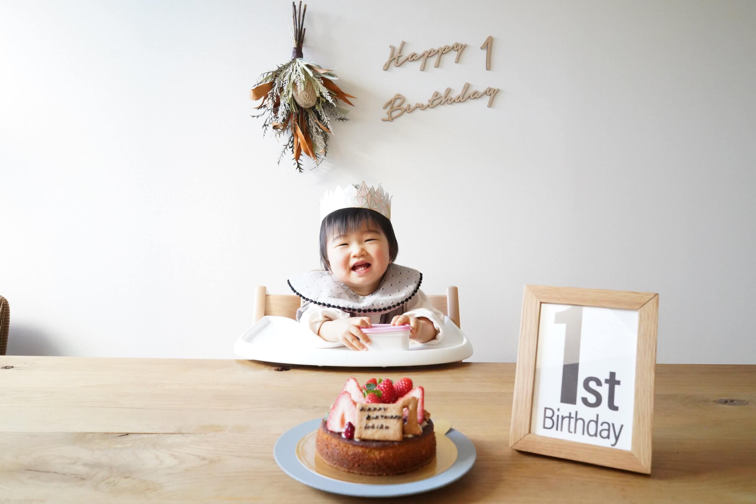 娘の１歳の誕生日をタワニコのケーキと一升パン、ドライフラワーブーケでお祝いしました。