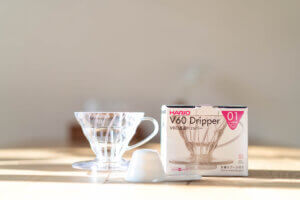 ハリオのプラスチック製ドリッパー・V60を購入しました。軽くて使いやすく、コスパも最高です。