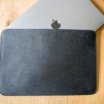 dripのMacBookケースを買いました。熟成レザーの経年変化が楽しみです。