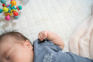 先日、次女が生まれました。絶賛イヤイヤ期の3歳長女と0歳次女のおかげで我が家も賑やかになりました。