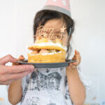 【2023】嫁さんの誕生日に3歳の長女がケーキを作りました。