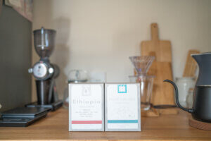 六甲に出来たMAMEBACO COFFEE(マメバココーヒー)のエチオピアとデカフェのコロンビアのコーヒー豆を買いました。